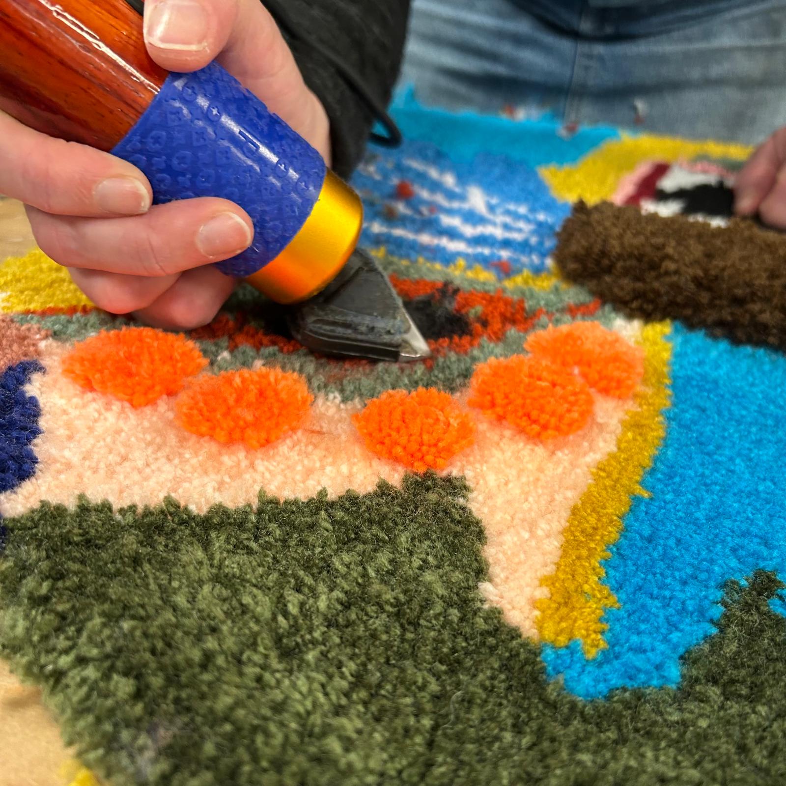 Je getufte kleed afwerken met de trimmer