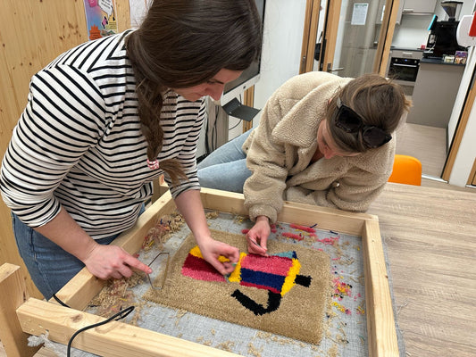 KSU huurt tuftingmateriaal voor hun creatieve dag.