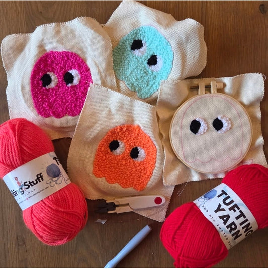 Cadeautje halloween punch needle pakket Tufting Stuff by Mattimat spookjes met tufting yarn en punch needle